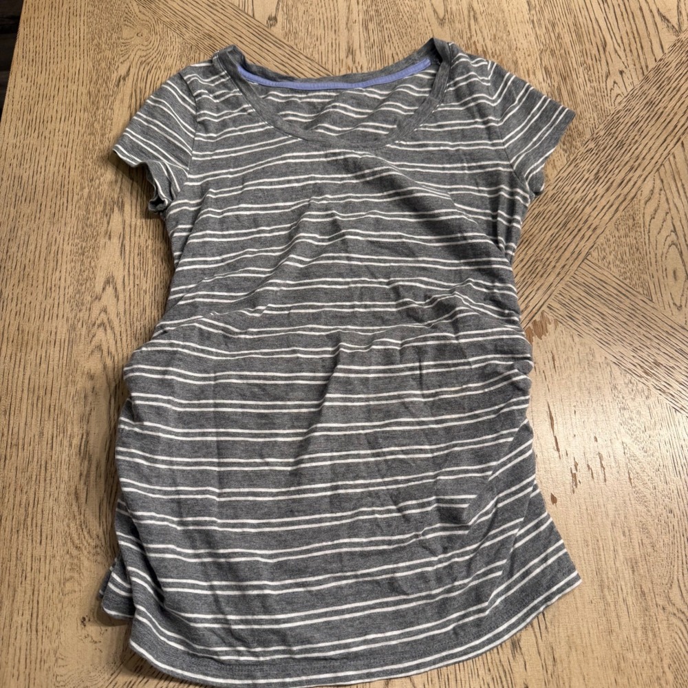 Liz Lange Maternity Grey White Striped Ruched Side Short Sleeve T-Shirt‎ Size S